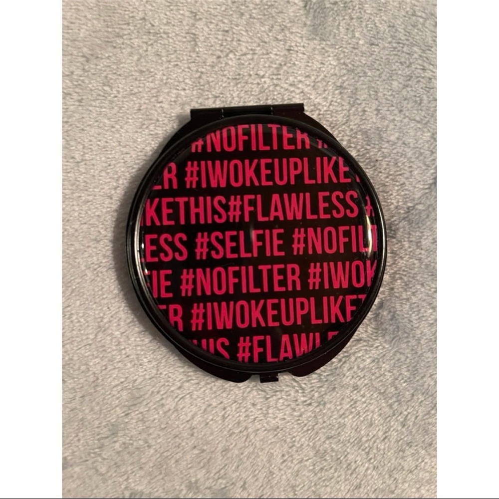 Compact Mirror